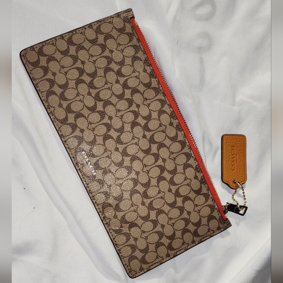 Coach Envelope Clutch Pouch, Wallet Bag w/ Signature Logo - Picture 5 of 9